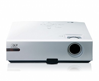מקרן מולטימדיה LG DS420 XGA 2000 Lumens מקרן מולטימדיה LG DS420 XGA 2000 Lumens